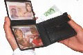 Carteras extraviadas: un envío de marketing directo para promocionar una tarjeta inteligente