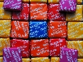 Sugus construye el mayor mosaico de caramelos del mundo