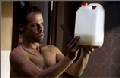 Una campaña viral reta a los hombres a llenar con semen una garrafa de cinco litros