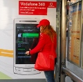 Acción colaborativa en marquesinas de Vodafone