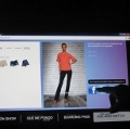 Mango muestra su colección de primavera a través de unos opis táctiles