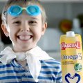 Pascual elige a un niño para hacer frente a Belén Rueda en la guerra del Omega 3