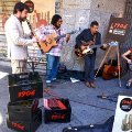 Reserva Especial convierte a grandes artistas en músicos callejeros