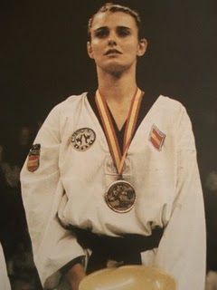 Coral Bistuer, en el podio tras una competición. Foto: Mundo Taekwondo. Coral Bistuer, en el podio tras una competición. Foto: Mundo Taekwondo.
