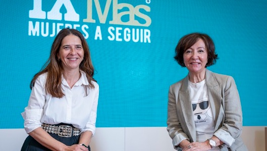 Gemma Juncá, directora de marca y marketing de Iberia y Esther Valdivia, CEO de Publicaciones Profesionales
