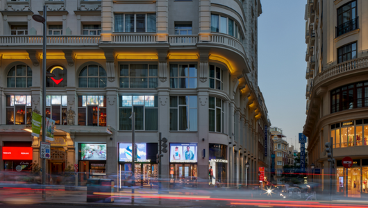 césped medida Dejar abajo Primera 'flagship store' de Skechers en Madrid | Marcas | MarketingNews