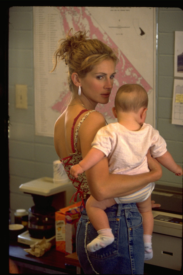 Julia Roberts interpretando a Erin Brokovich. Foto: IMDB/Universal Pictures, Inc. Julia Roberts interpretando a Erin Brokovich. Foto: IMDB/Universal Pictures, Inc.