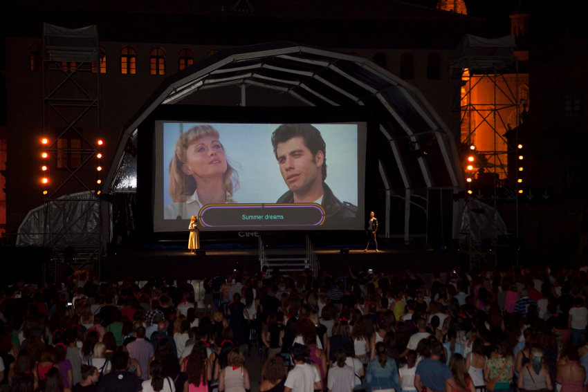 'sing-along' en el teatro Poble Espanyol 'sing-along' en el teatro Poble Espanyol